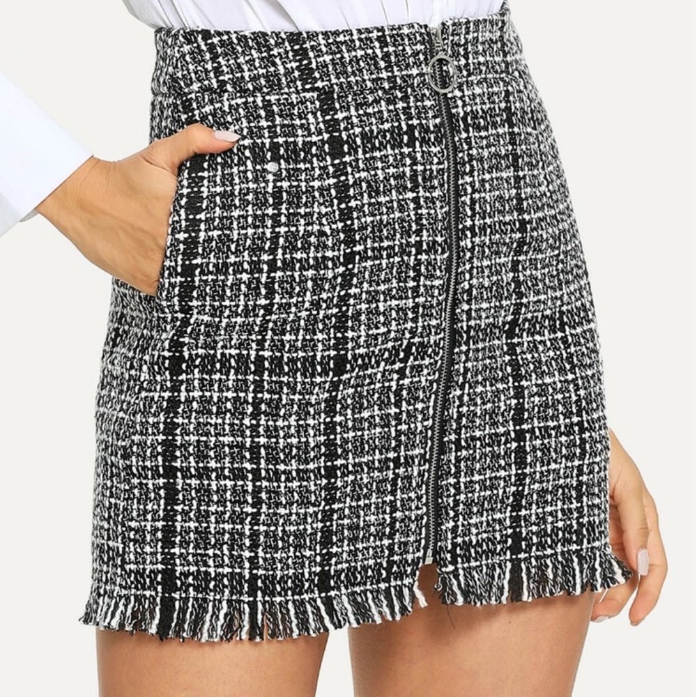 NEW plaid mini zip up skirt